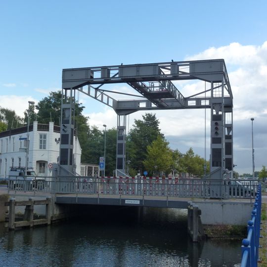 IJzeren hefbrug over het Eindhovens kanaal