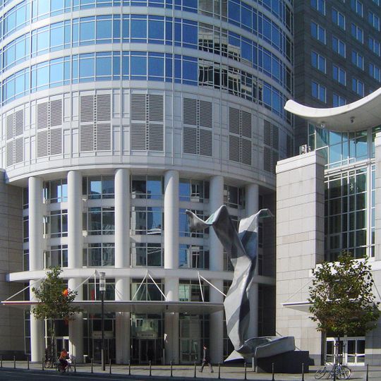 Inverted Collar and Tie