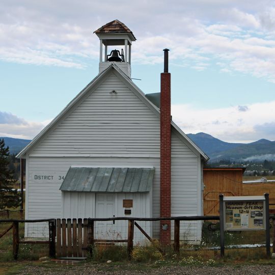 Hahns Peak Schoolhouse