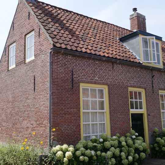 Huis met rechte gevel