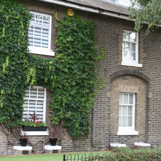 10 and 12, Garford Street E14