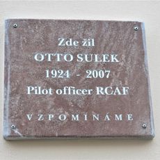 Pamětní deska Otto Sulka na domě Dlouhá 666/68 v Lovosicích