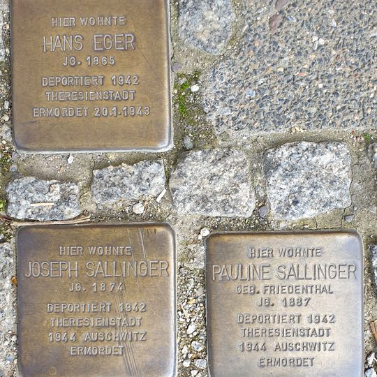 Stolperstein dedicated to Pauline Sallinger
