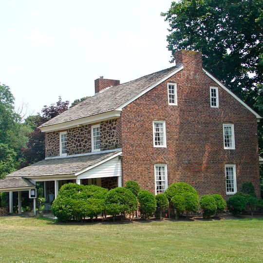 Gabreil Daveis Tavern House