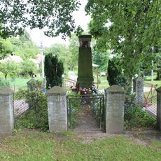 Pomník padlým ve Všetatech u Rakovníka