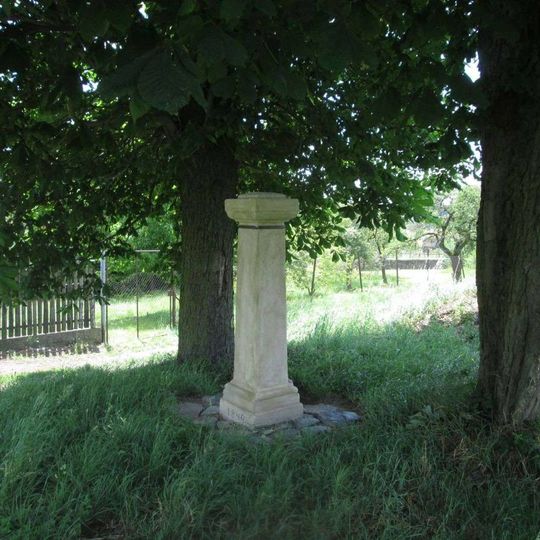 Kříž západně od Střížovic