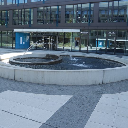 Fontána u budovy Aviatica