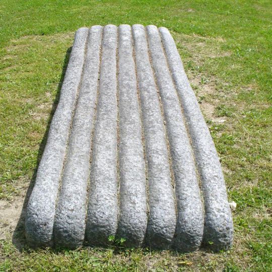 Žulová plastika v parku Bažantnice v Milevsku