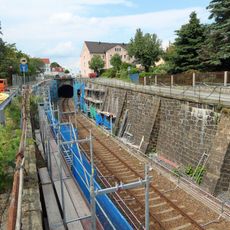 Böschungsmauer am Damm