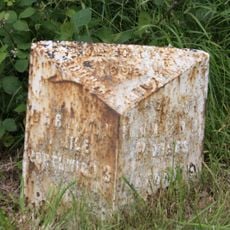 Milepost, Brakeley Bank Farm, opp Hole House Lane