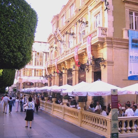 Edificio del Círculo Mercantil e Industrial y Teatro Cervantes