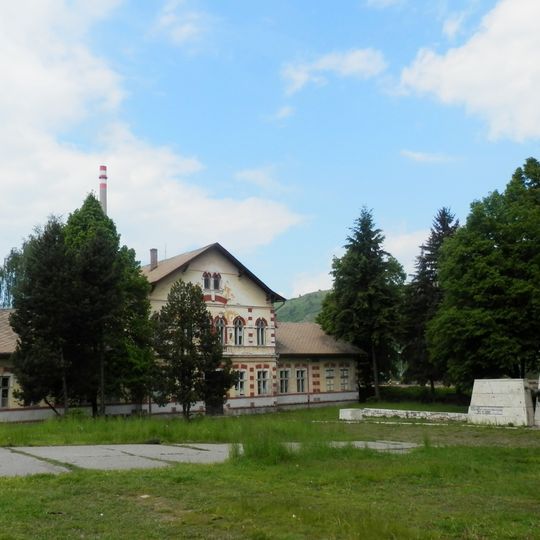 Pamätné miesto s pamätníkom, priestor pamätný