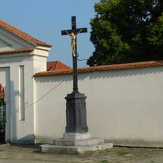 Kříž u hřbitova ve Slavkově u Brna