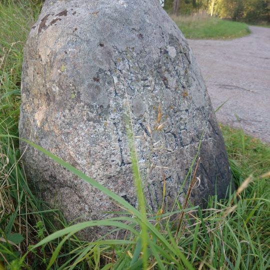 Uppland Runic Inscription 128
