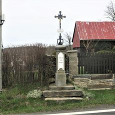 Kříž u domu 302 v Lipové