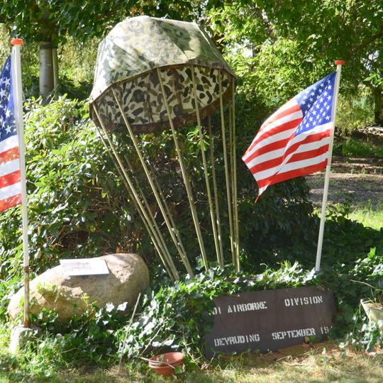 Monument bij de Paulushoeve
