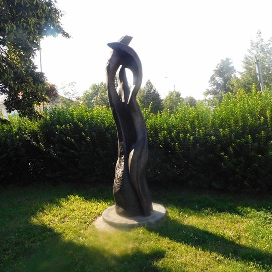 Plastika před nádražím v Otrokovicích