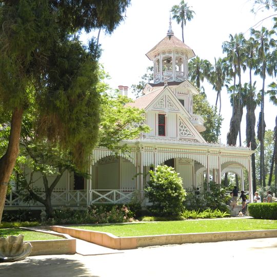 Queen Anne Cottage and Coach Barn