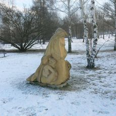 Socha Sen v parku Šibeník u Moskevské ulice v Mostě