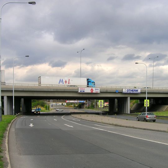 Bridge of Jižní spojka over Chodovská street
