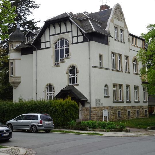 Villa mit Garten in Ecklage Ludwig-Richter-Straße 12