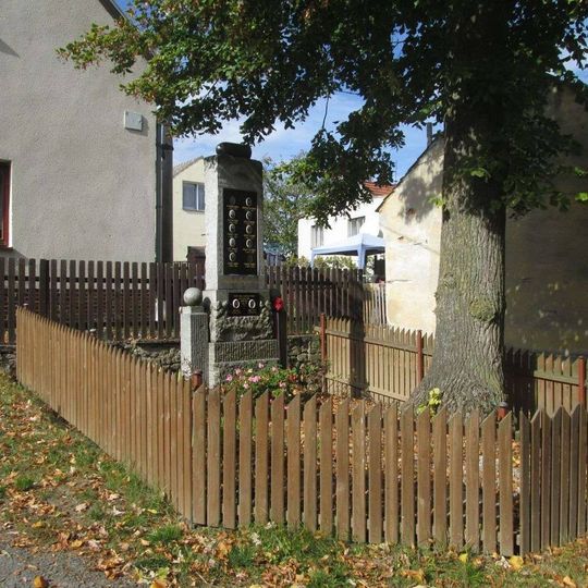 Pomník padlým ve Hvozdu