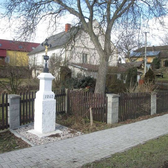 Kříž v jižní části Dražně