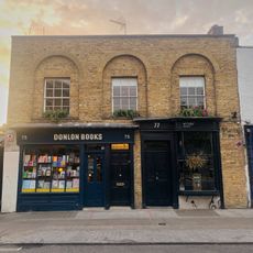 75 And 77, Broadway Market E8