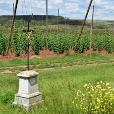 Kříž západně od Běsna