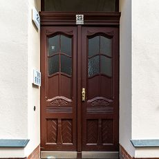 Haustür und Innenausstattung eines Mietshauses Ferdinand-Jost-Straße 23