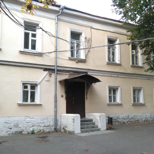 Флигель западный