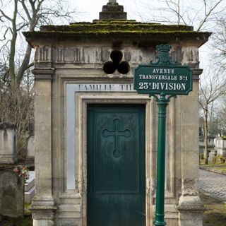 Grave of Thuret