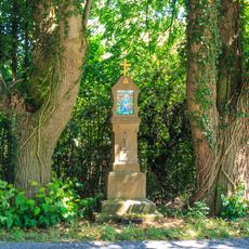 Sousoší Nejsvětější Trojice jižně od Horního Houžovce