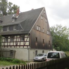 Wohnhaus (vermutlich Rest einer ehemaligen Hofanlage) Schulstraße 18