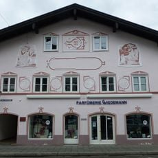 Wohn- und Geschäftshaus