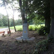 Kříž východně od Beraního Dvora u rozcestí