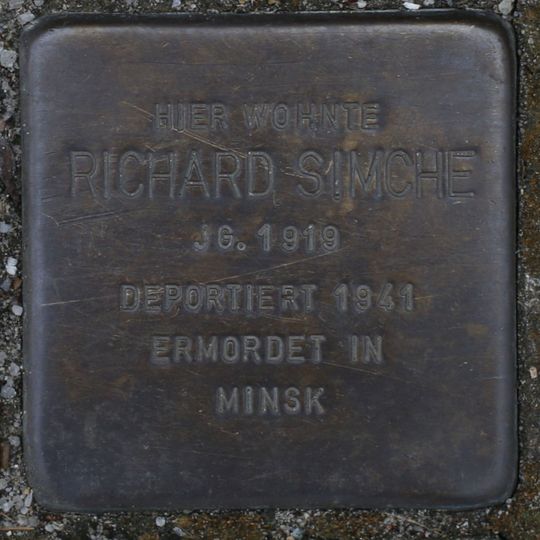 Stolperstein en memoria de Richard Simche