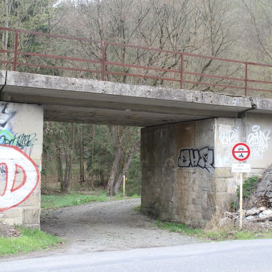 Železniční most přes Žlubinecký potok a cestu