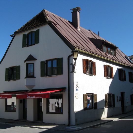 Ehemals Schulhaus, jetzt Wohnhaus