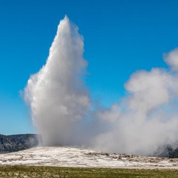 Remarkable geysers around the world