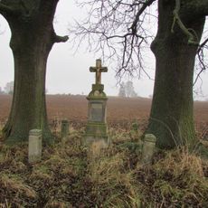 Kříž na severním okraji Svépravic