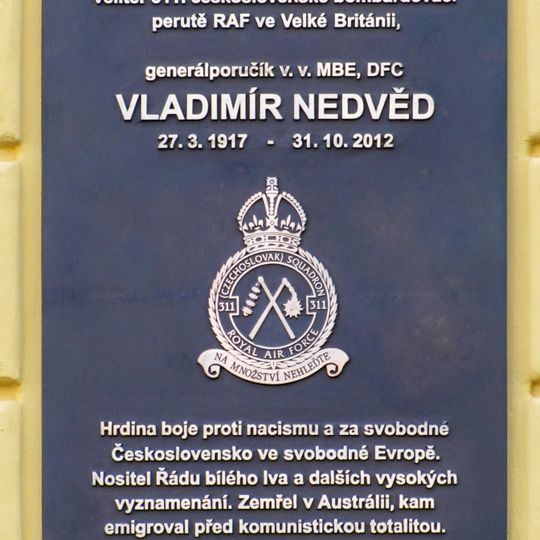 Pamětní deska Vladimíra Nedvěda