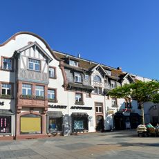 Wohn- und Geschäftshaus