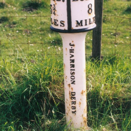 Milepost at SJ 9681 7353