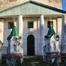 Ограда с воротами (Заястребье)