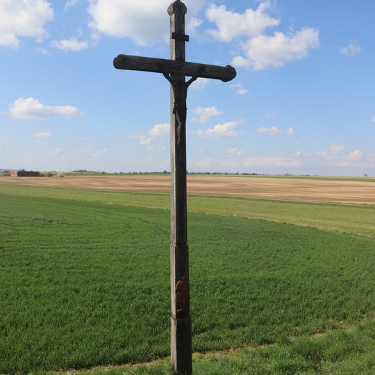 Kříž východně od Kojatic na křižovatce cest do Dešova