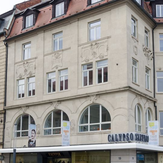 Wohn- und Geschäftshaus