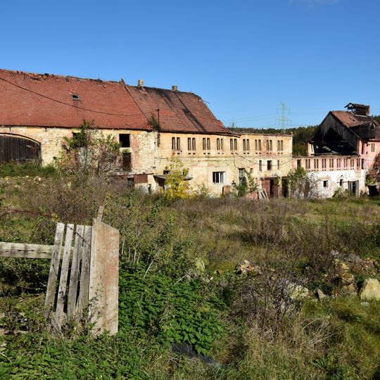 Hospodářský dvůr Oploty