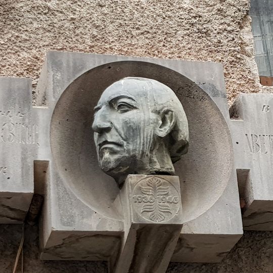 Avetik Isahakyan plaque