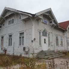 Simo railway station building